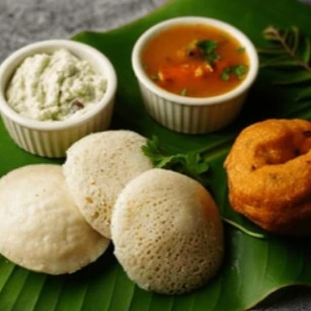 Idly & Vada Combo.